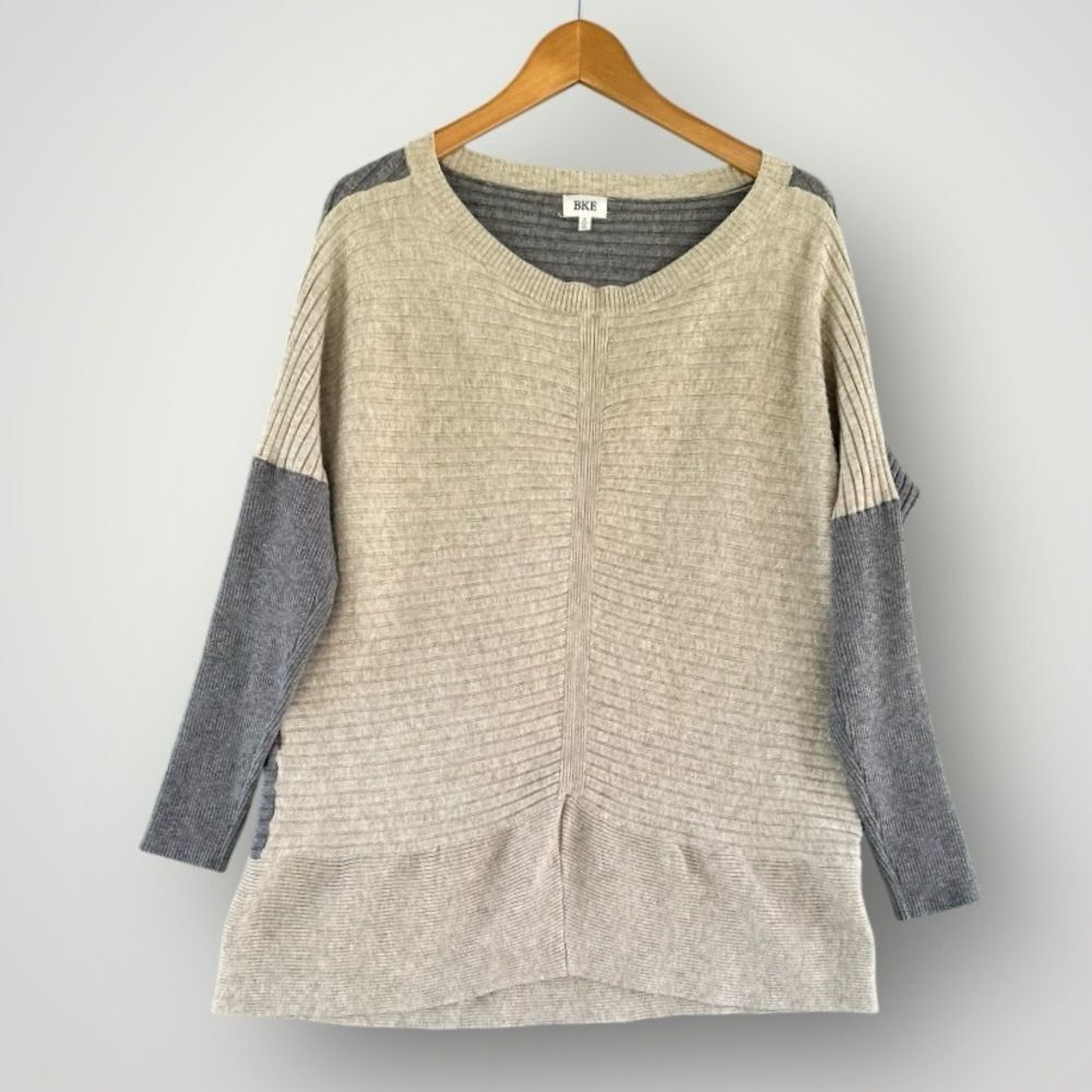 🎉5 for $45🎉 BKE sweater pullover size S